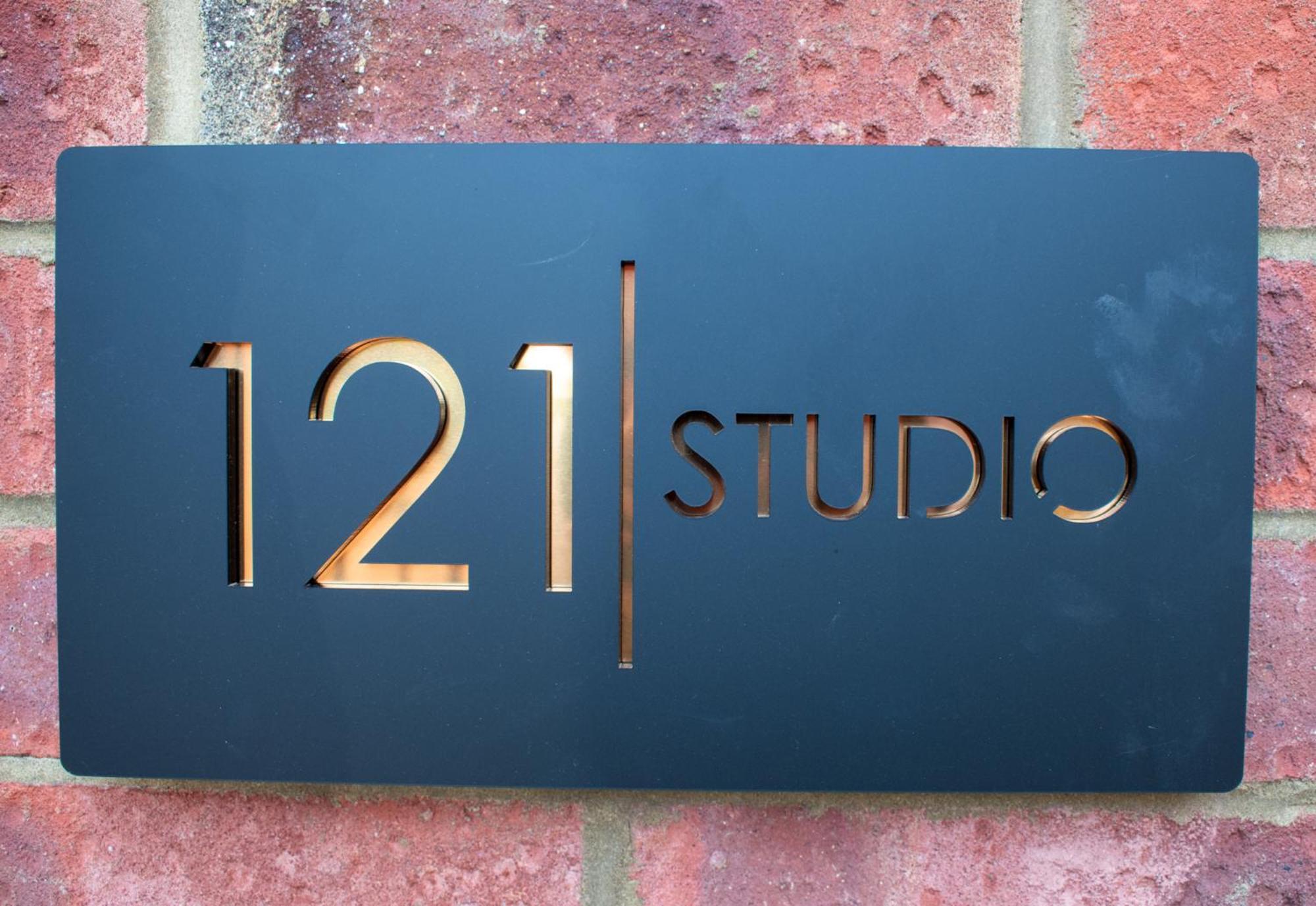 121 Studio - Central Studio Apartment, Terrace & Full Kitchen - Airport & Train Shuttle Бишъпс Стортфорд Стая снимка
